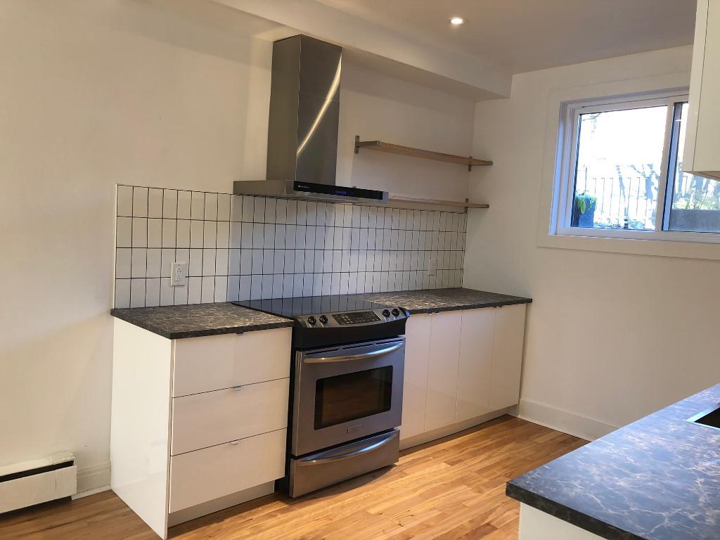 Studio contemporain à louer, chauffé incluant 5 électros.