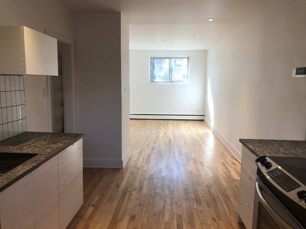 Studio contemporain à louer, chauffé incluant 5 électros.