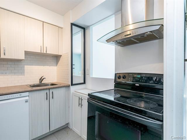 Downtown - Nice 3 1/2 Condo With Parking