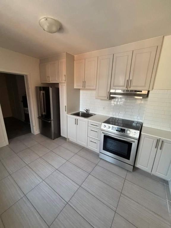 3 CH - 1 SDB - Montréal - $2,400 /mo