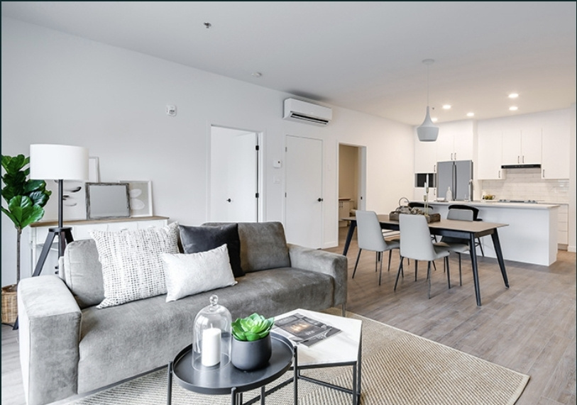 Grand Condo En Sous-location