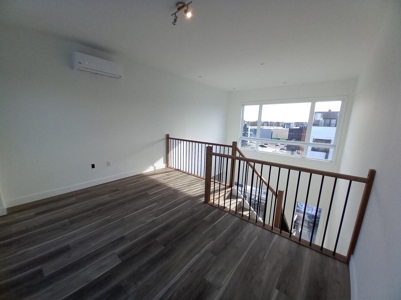 Recent Build 1 Bed - High Ceiling, Lots Of Light! - 703 Boul Du Plateau, Gatineau