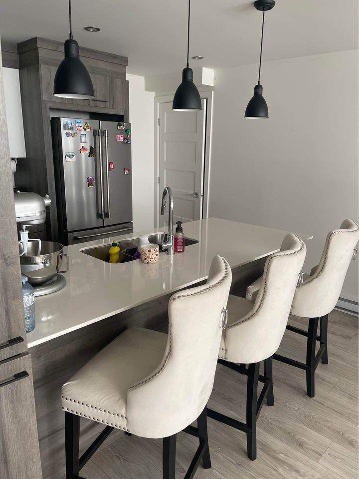 4,5 Demi Sous-sol-1850$ Garage- Locker