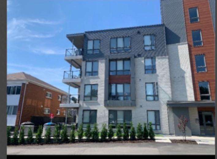 Superbe Condo, 4 1/2, très ensoleillé, garage et ascenseur, 1200 pc, Deux-Montagnes