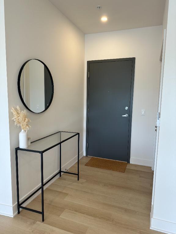 Superbe Condo, 4 1/2, très ensoleillé, garage et ascenseur, 1200 pc, Deux-Montagnes