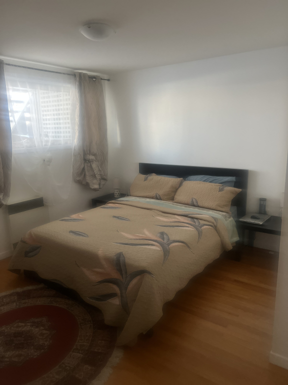 Semi Sous-sol 4 1/2 Dans Une Maison à Lo