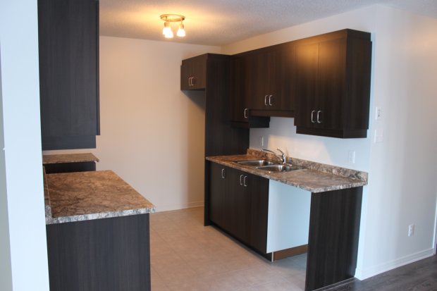 2 Chs Masson Condo Moderne à Louer