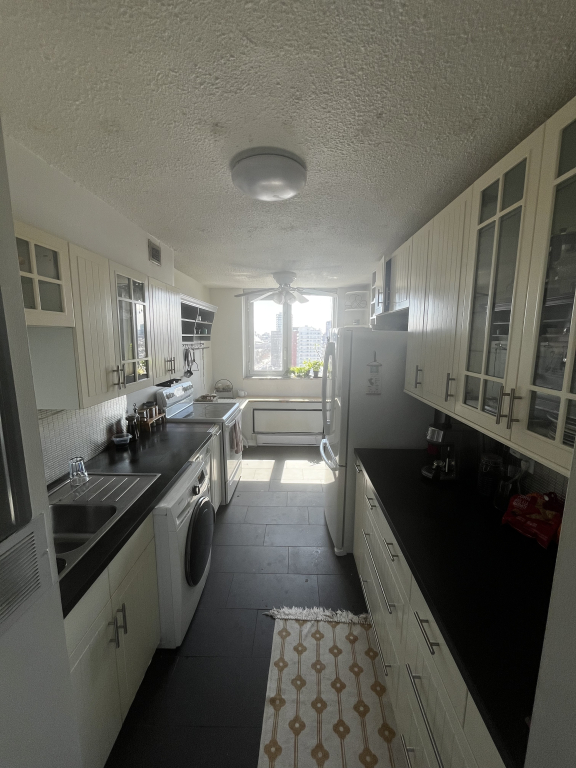 Spacious 1-Bedroom Apartment For Rent