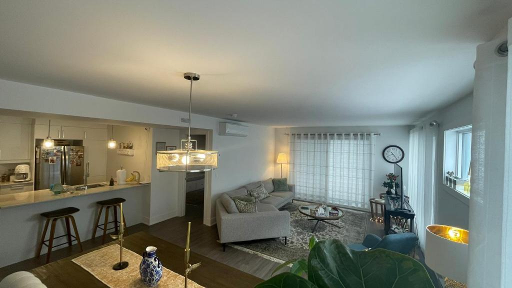 Candiac, Condo luxueux