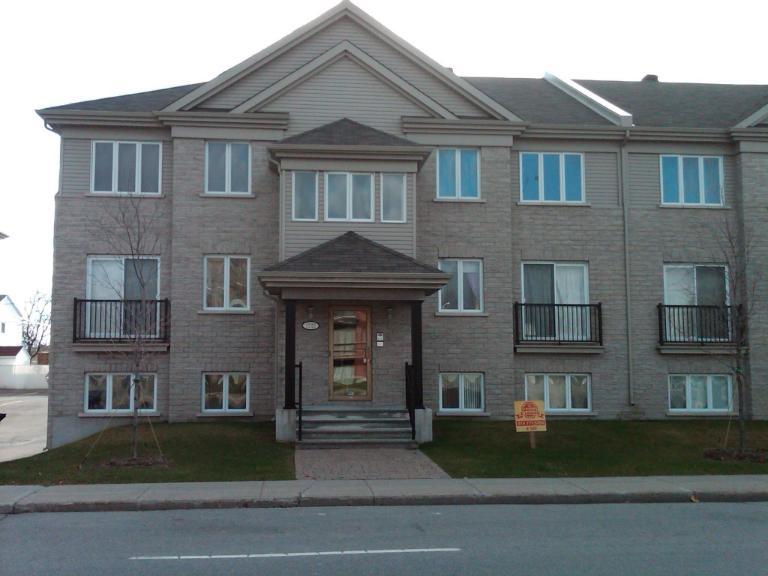 2 CH - 1 SDB - Laval - $1,775 /mo