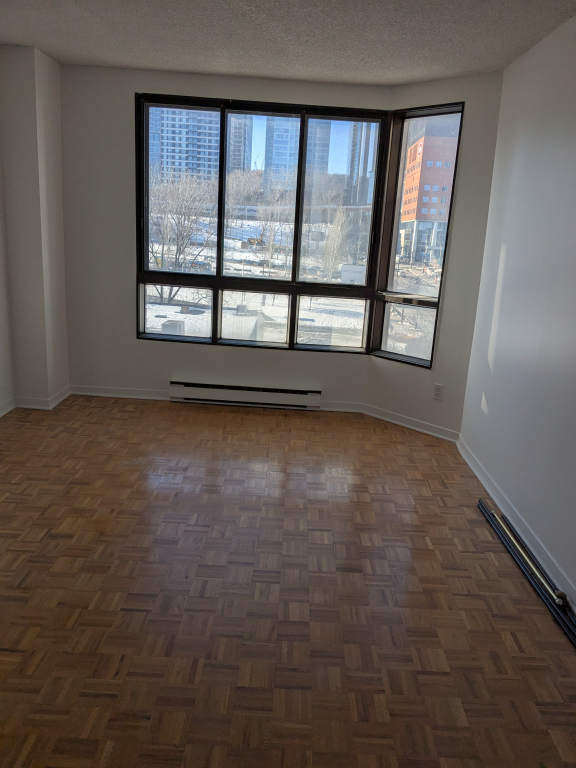 Downtown - 2 Bed 2 Bath With GARAGE