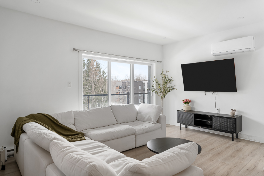 Luxueux Condo à Louer à Blainville