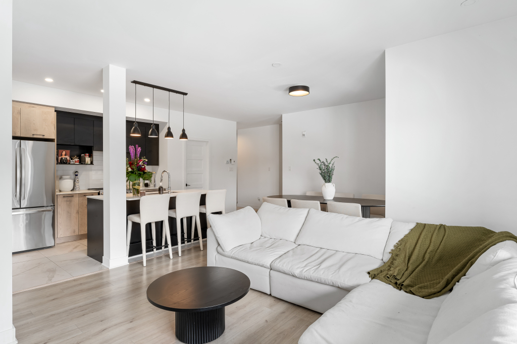 Luxueux Condo à Louer à Blainville