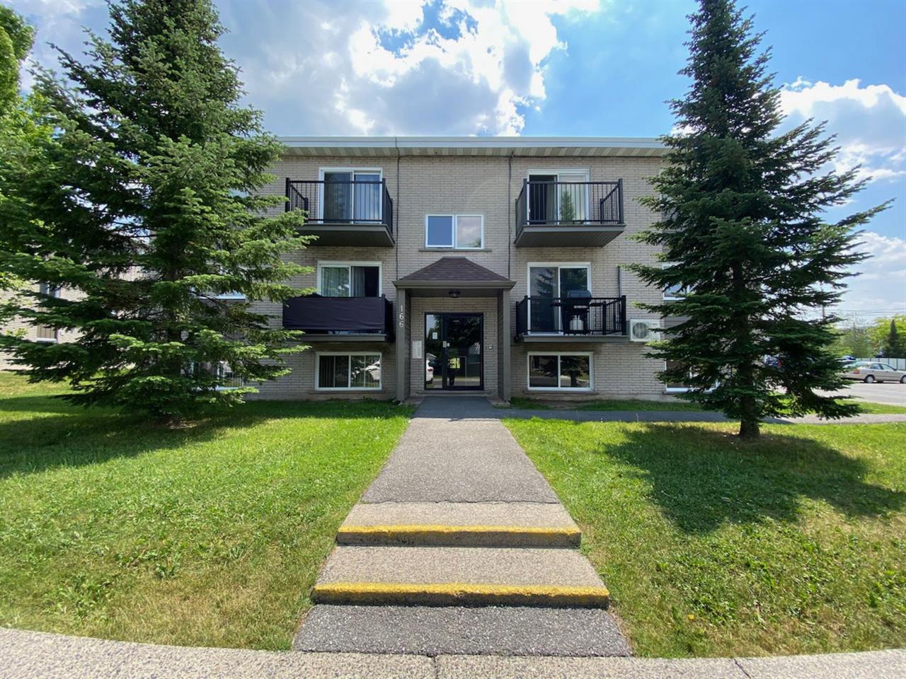 One-Bedroom (3.5) - 166 Rue Bourgeois, Granby