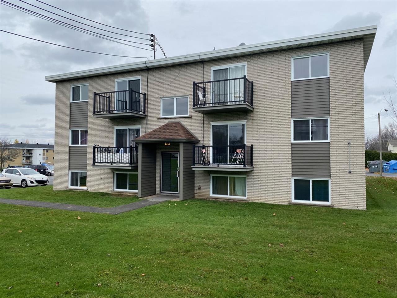 One-Bedroom (3.5) - 166 Rue Bourgeois, Granby