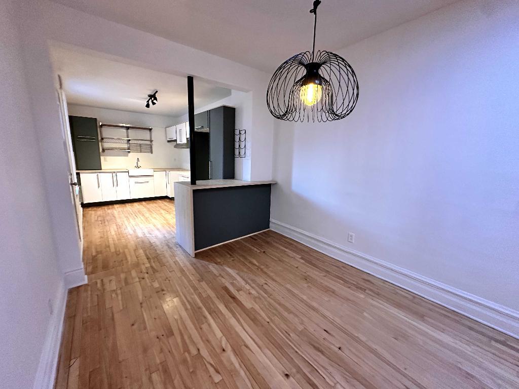 Grand et Rare (1200pc) - Vintage-Terrasse-Puit de Lumière-Cuisine neuve
