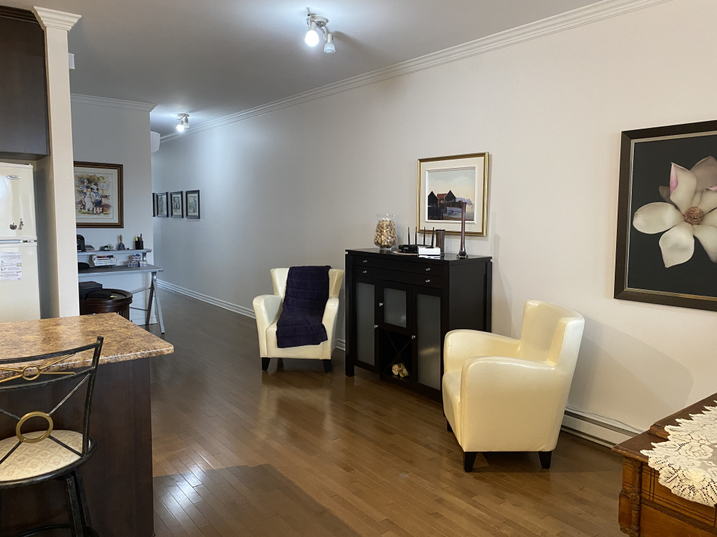 Beau Et Spacieux Condo 4 1/2 à Louer à M