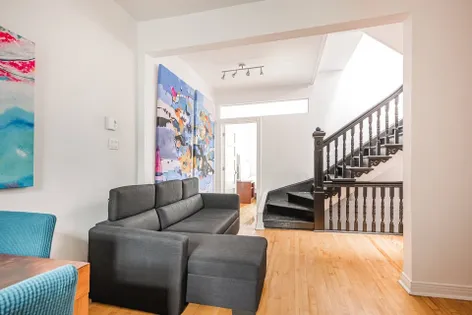 6 rooms house of 133 m² in Montreal