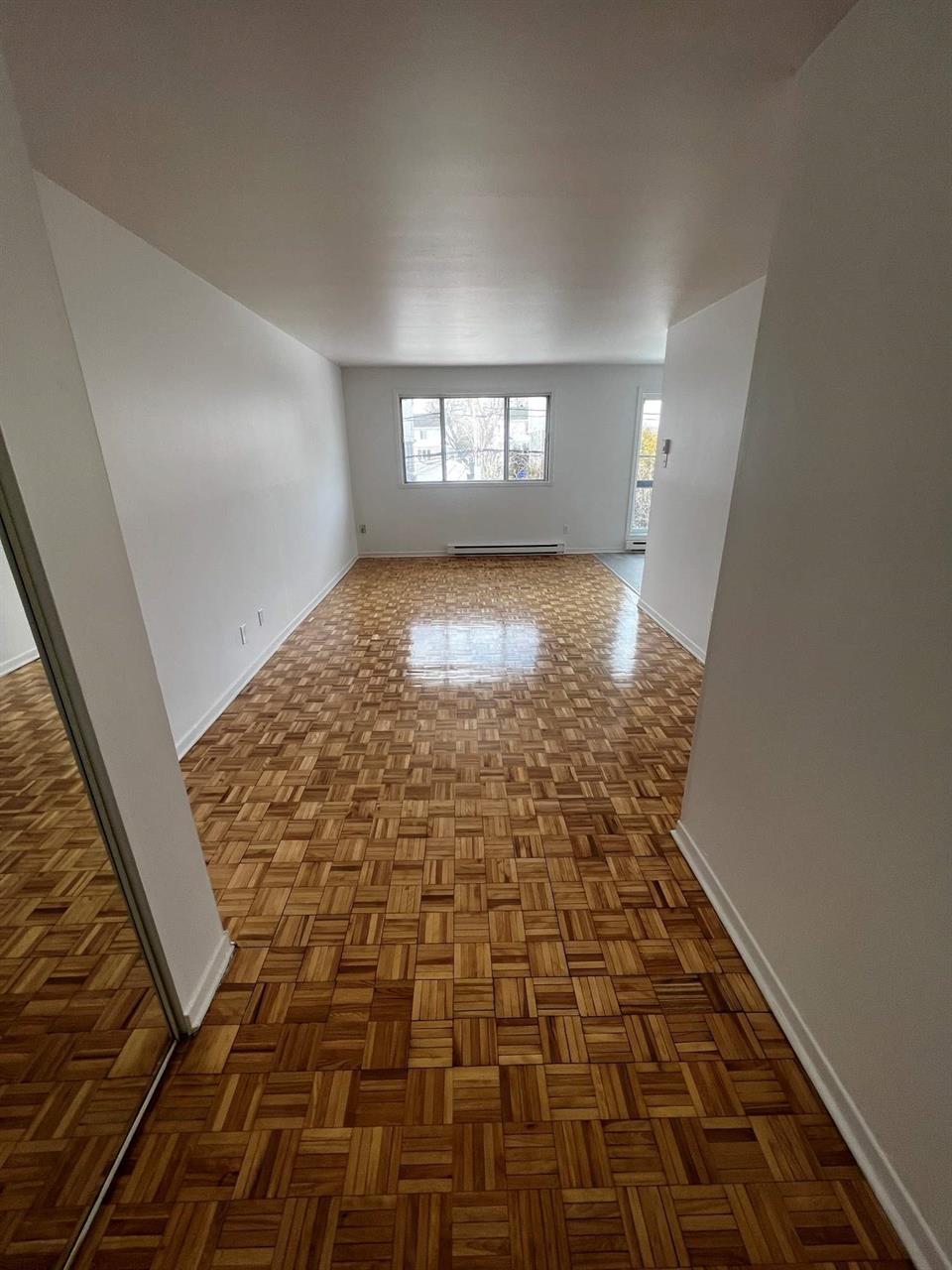 2 CH - 1 SDB - Saint-Eustache - $1,350 /mo