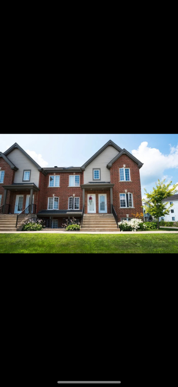 Très Grand 4 1/2 Style Condo