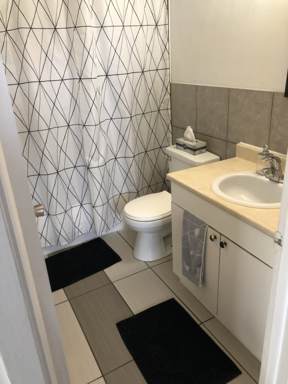Heating/Chauffage & Eau Chaude INCLUS