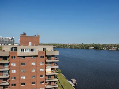 1 room studio of 83 m² in Laval (administrative region)