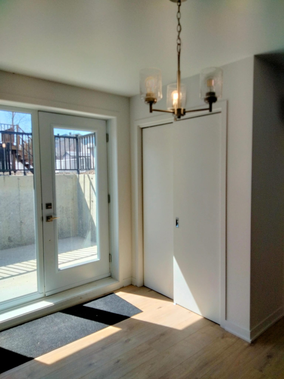 MAGNIFIQUE 3 ½ À LOUER–TOUT INCLUS