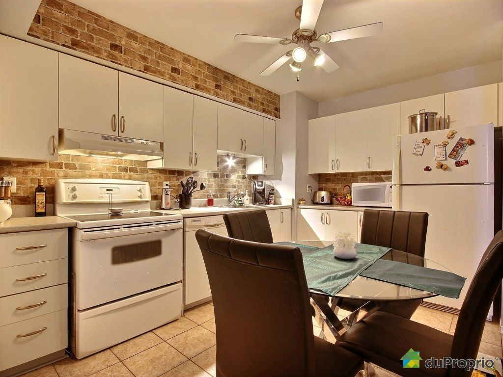 Condo à Louer 2 Chambres