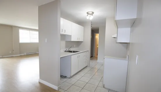 4 rooms apartment of 772 m² in Sherbrooke