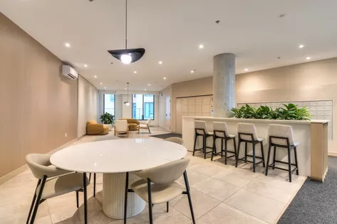 2 rooms apartment of 86 m² in Montreal