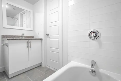 1 room apartment of 53 m² in Côte Saint-Luc