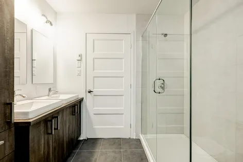 1 room apartment of 80 m² in Longueuil