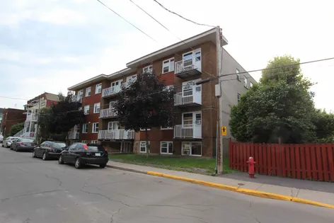 1 room apartment of 57 m² in Montreal