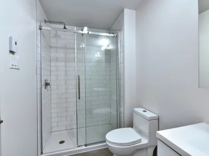 1 room apartment of 61 m² in Montreal