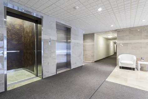 5 rooms apartment of 1044 m² in Sherbrooke