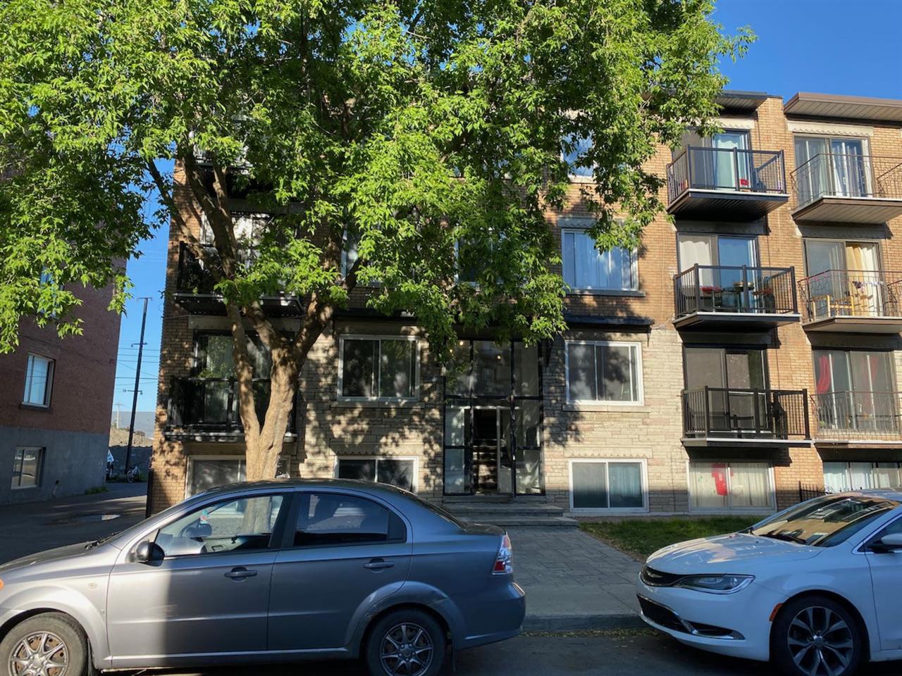 Three-Bedroom (5.5) - 524 23e Avenue, Lachine