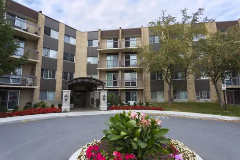 4 rooms apartment of 774 m² in Laval (administrative region)