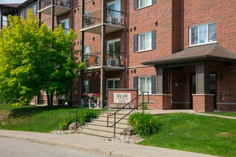 4 rooms apartment of 99 m² in Sherbrooke