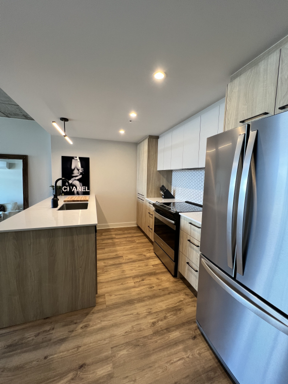 Luxueux Condo 11e étage à Laval