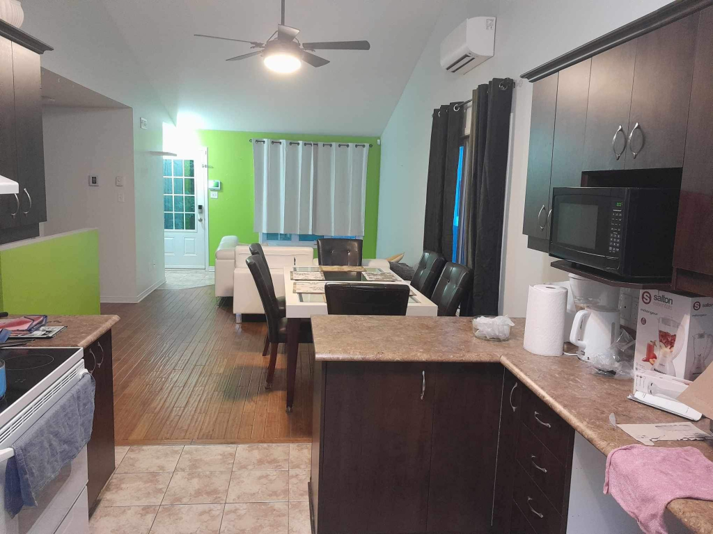 Chambre à Louer / Room For Rent