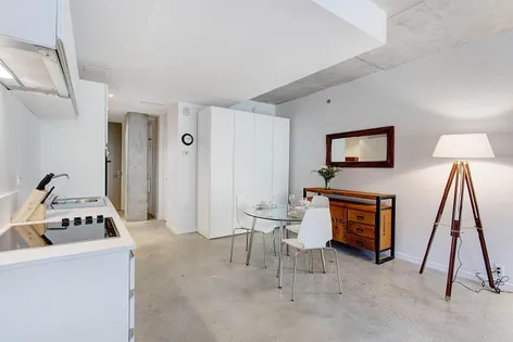 1 room apartment of 101 m² in Montreal