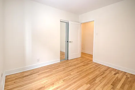1 room apartment of 75 m² in Montreal