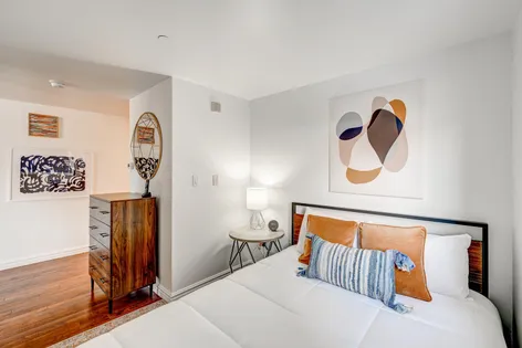 1 room apartment of 95 m² in Montreal