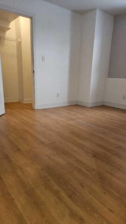 ***APPARTEMENT RÉNOVÉ 4 1/2 SEMI-RETRAITÉ ET RETRAITÉ À LOUER***