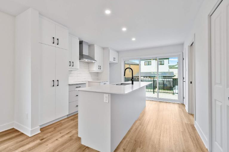 Nouveau condo locatif de 2 chambres à L'Assomption