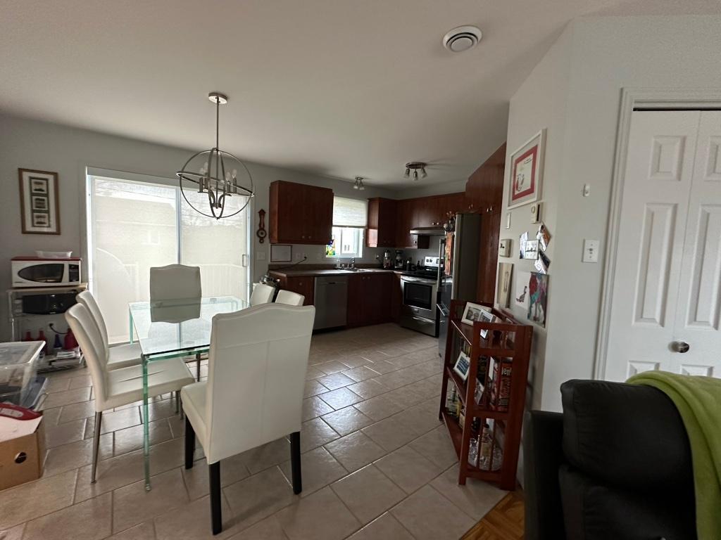 4 1/2 maison haut de duplex