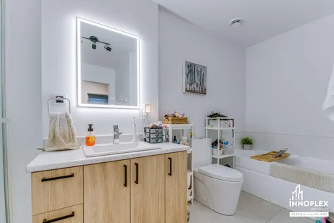 5 rooms apartment of 113 m² in Sherbrooke