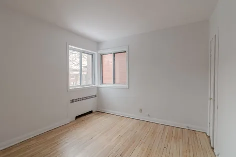 2 rooms apartment of 83m² in Montreal