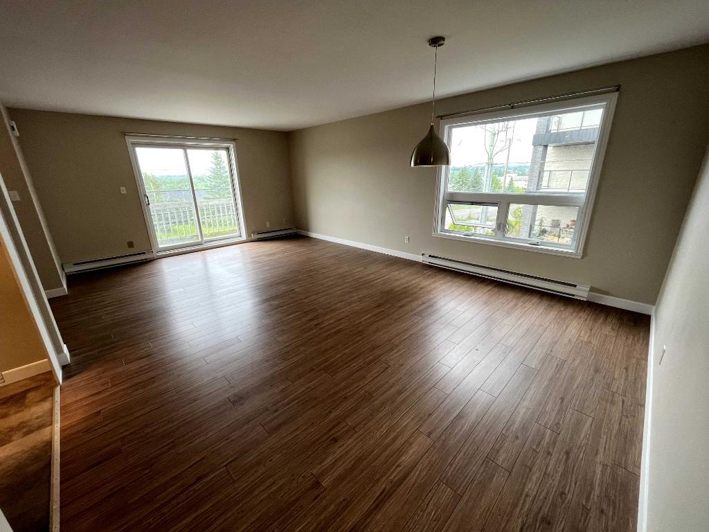 Beau grand logement 4 ½ (2 chambres) - Appartement à louer St-Nicolas