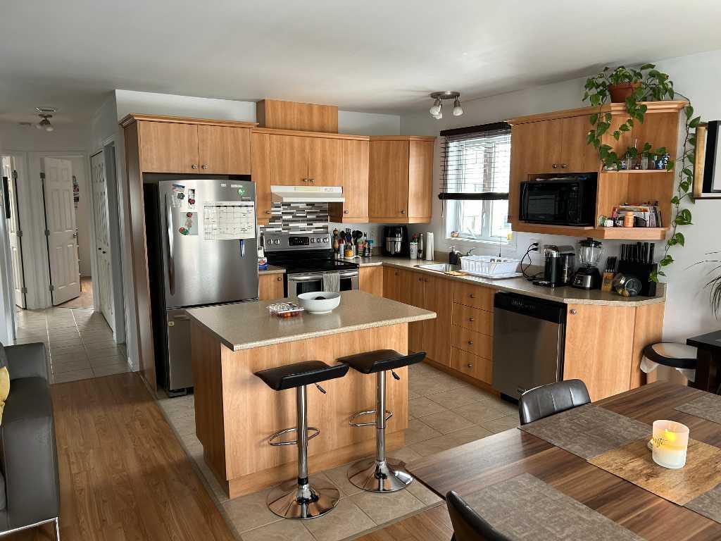 4 1/2 style condo * DÉJÀ LOUÉ *